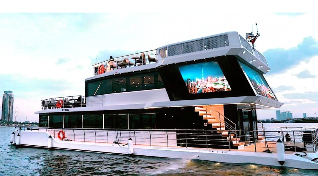 Dhow Cruise Harbor Elegance